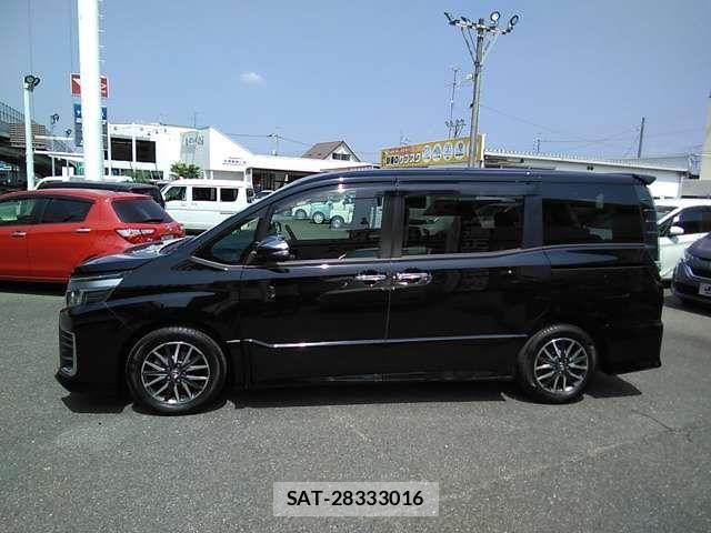 Toyota VOXY 2016-11 8415746-10