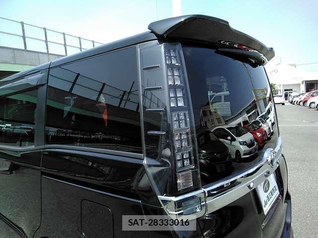 Toyota VOXY 2016-11 8415746-11