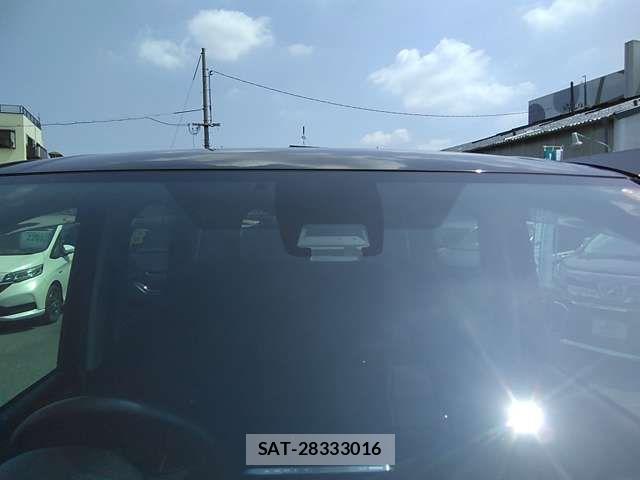 Toyota VOXY 2016-11 8415746-14