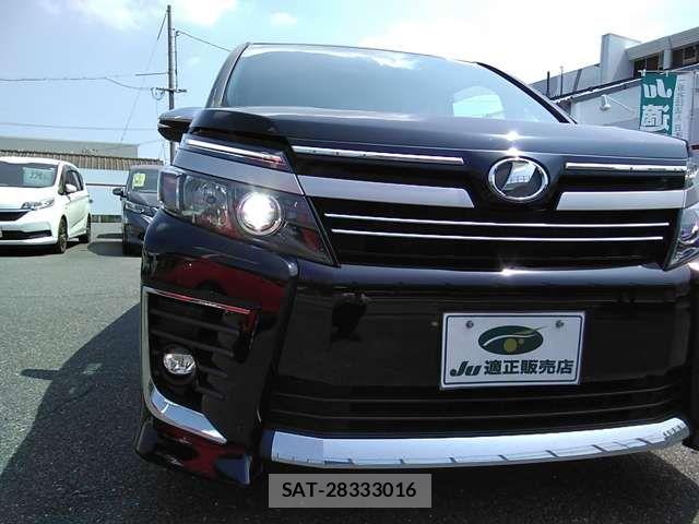 Toyota VOXY 2016-11 8415746-15