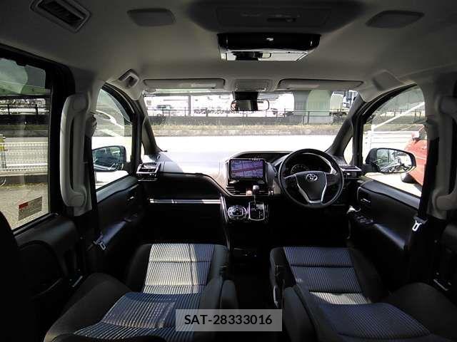 Toyota VOXY 2016-11 8415746-3