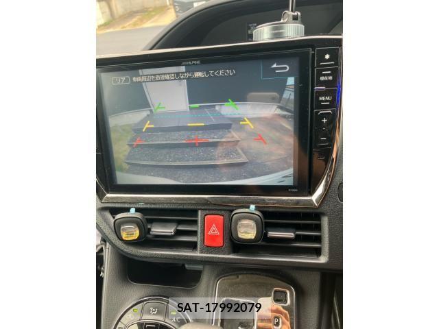 Toyota VOXY 2014-04 8415754-17
