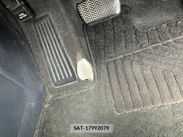 Toyota VOXY 2014-04 8415754-18