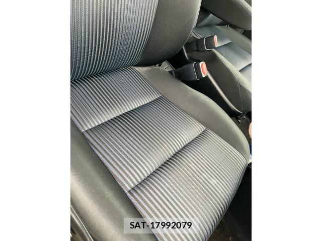 Toyota VOXY 2014-04 8415754-19