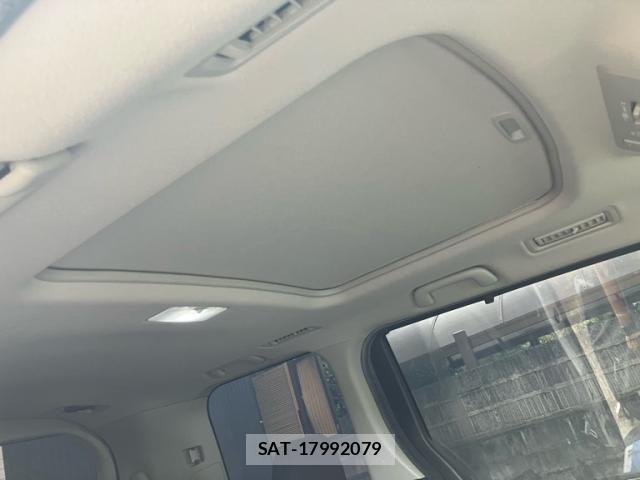 Toyota VOXY 2014-04 8415754-21