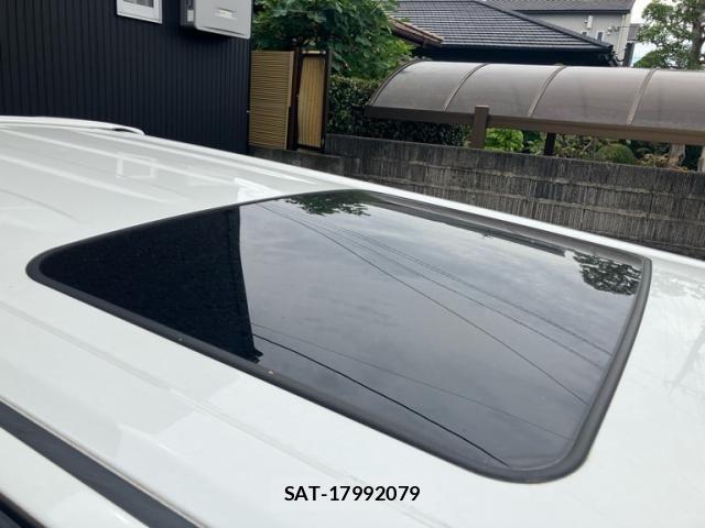Toyota VOXY 2014-04 8415754-23