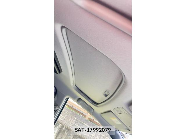 Toyota VOXY 2014-04 8415754-27