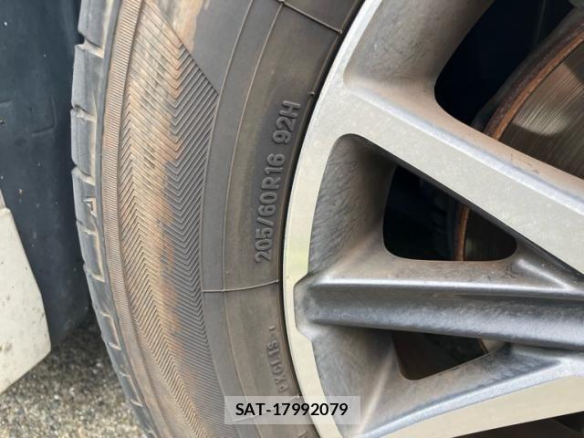 Toyota VOXY 2014-04 8415754-6