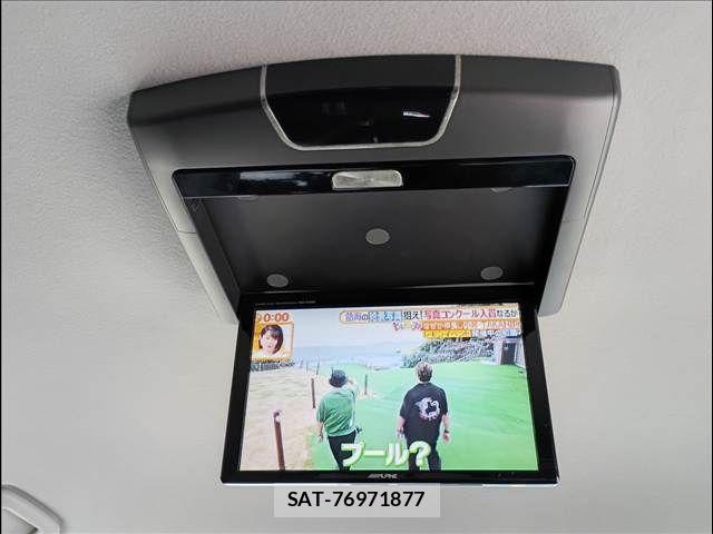 Toyota VOXY 2013-12 8415750-17