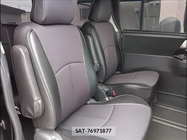 Toyota VOXY 2013-12 8415750-19