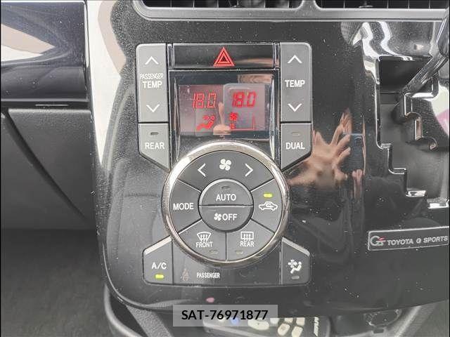 Toyota VOXY 2013-12 8415750-8