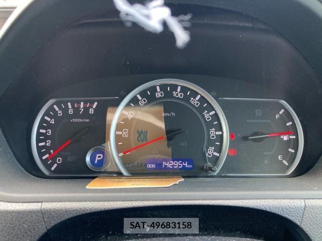 Toyota VOXY 2014-03 8415752-10