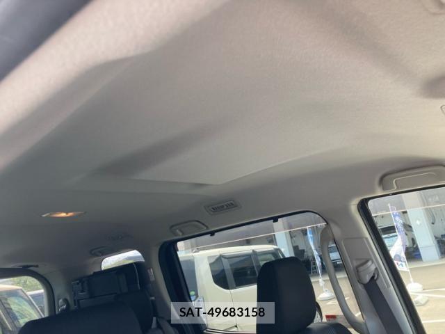 Toyota VOXY 2014-03 8415752-13
