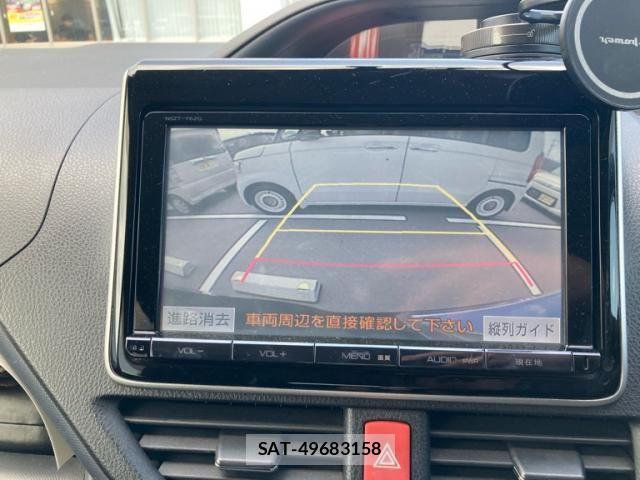 Toyota VOXY 2014-03 8415752-16