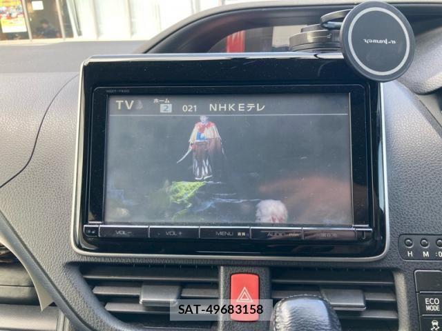 Toyota VOXY 2014-03 8415752-17