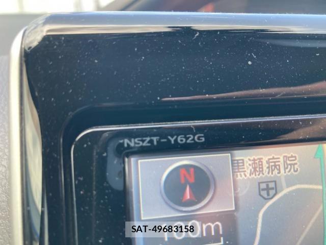 Toyota VOXY 2014-03 8415752-19