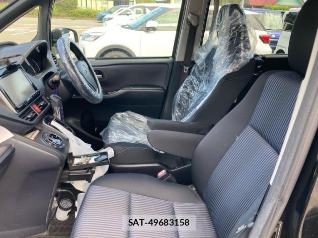 Toyota VOXY 2014-03 8415752-20