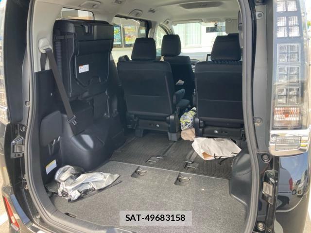 Toyota VOXY 2014-03 8415752-22