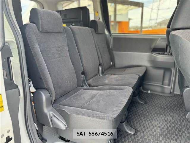 Toyota VOXY 2009-04 8415772-18