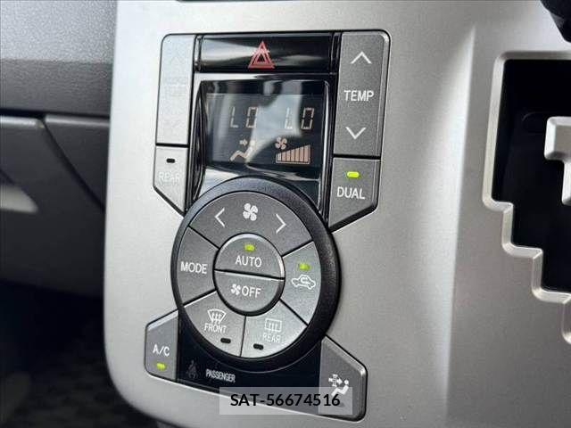 Toyota VOXY 2009-04 8415772-23
