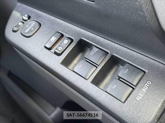 Toyota VOXY 2009-04 8415772-25