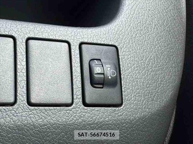 Toyota VOXY 2009-04 8415772-26