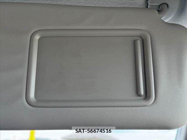 Toyota VOXY 2009-04 8415772-28