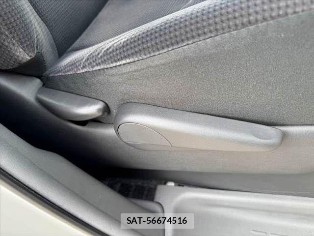 Toyota VOXY 2009-04 8415772-29
