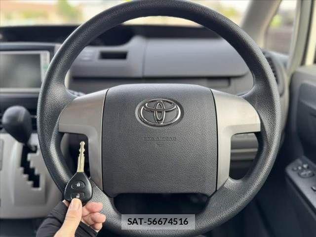 Toyota VOXY 2009-04 8415772-5
