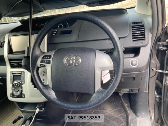 Toyota VOXY 2012-02 8415773-13