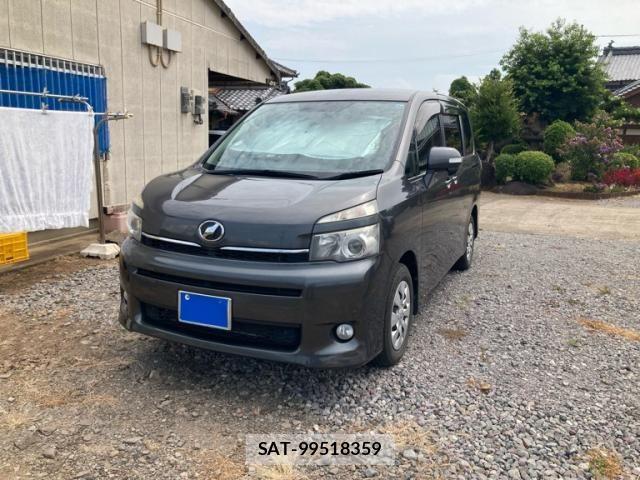 Toyota VOXY 2012-02 8415773-1