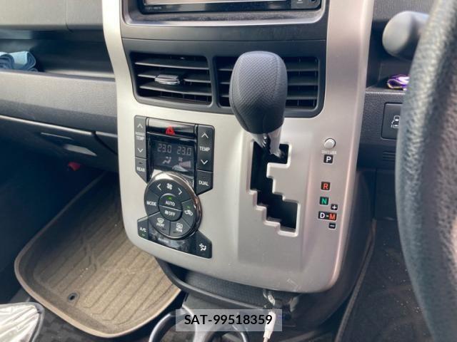 Toyota VOXY 2012-02 8415773-22