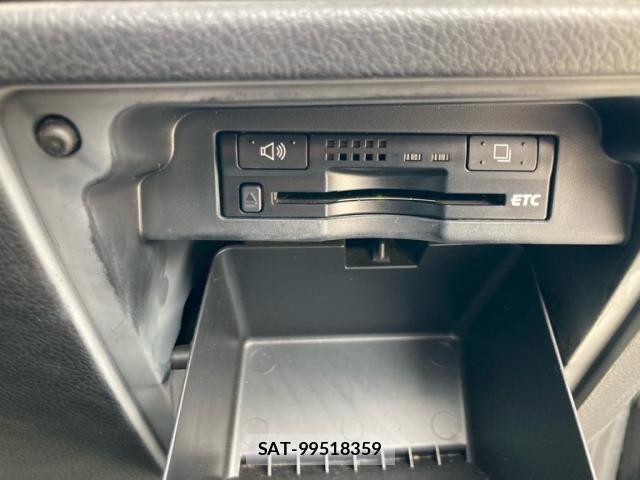 Toyota VOXY 2012-02 8415773-23