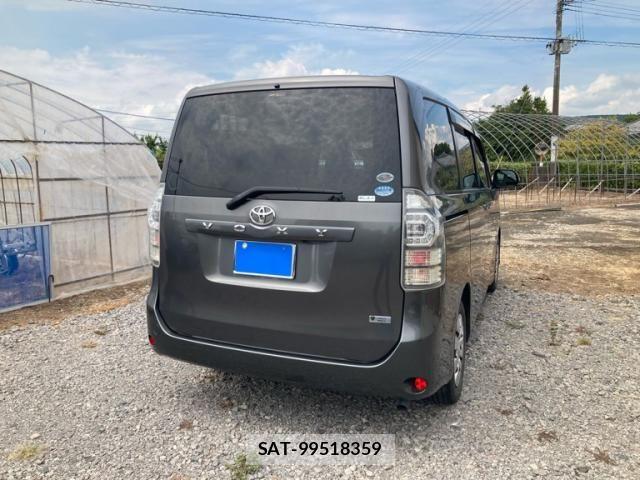 Toyota VOXY 2012-02 8415773-4
