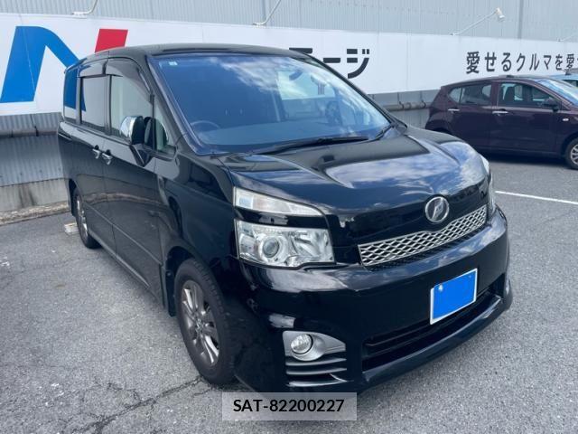 Toyota VOXY 2011-10 8415771-0