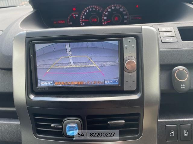 Toyota VOXY 2011-10 8415771-13