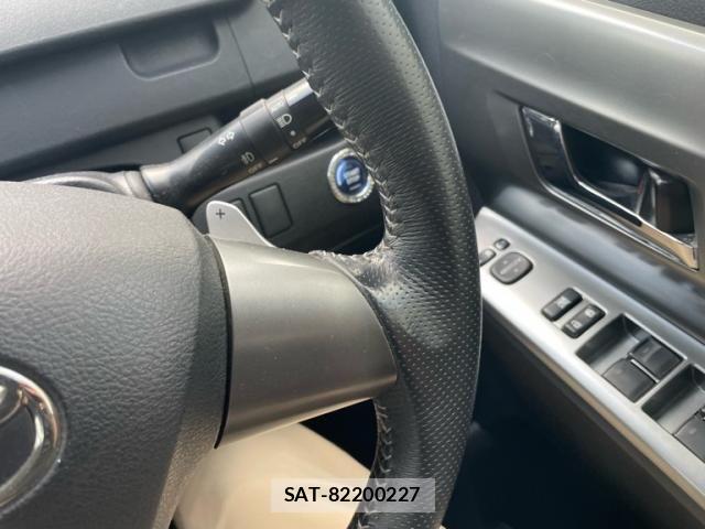 Toyota VOXY 2011-10 8415771-17