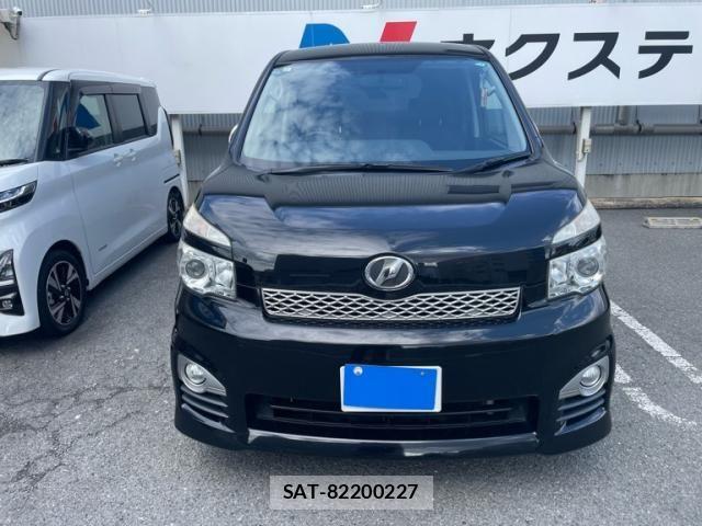 Toyota VOXY 2011-10 8415771-1