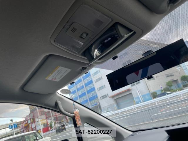 Toyota VOXY 2011-10 8415771-19