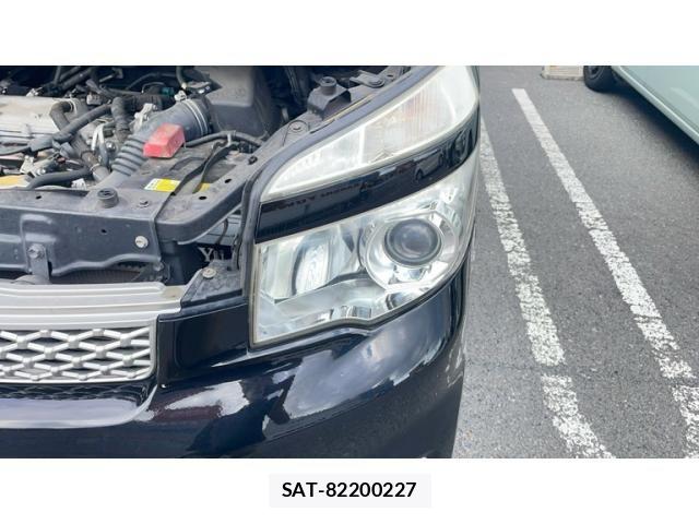Toyota VOXY 2011-10 8415771-24