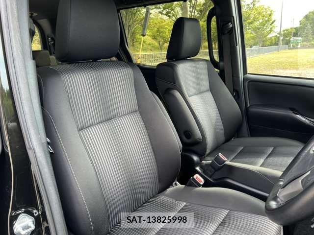 Toyota VOXY 2018-02 8415748-8