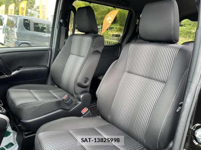 Toyota VOXY 2018-02 8415748-10