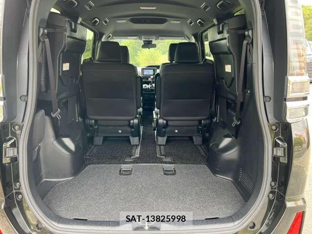 Toyota VOXY 2018-02 8415748-12