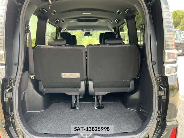 Toyota VOXY 2018-02 8415748-14