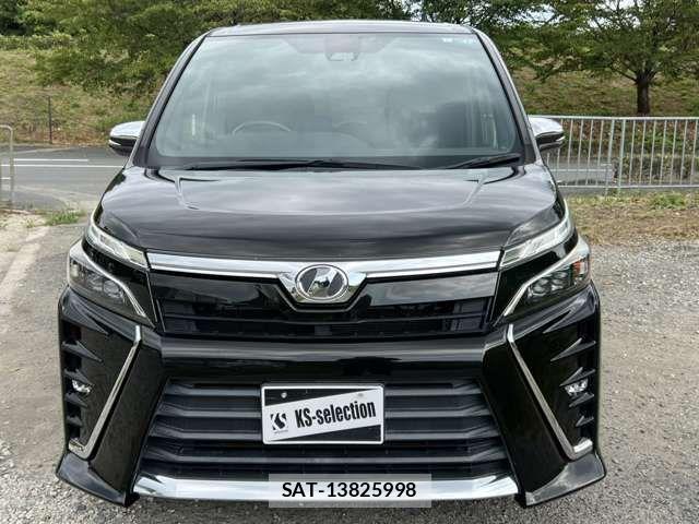 Toyota VOXY 2018-02 8415748-2