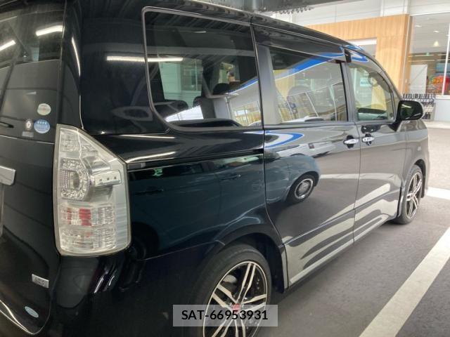 Toyota VOXY 2012-03 8415770-9