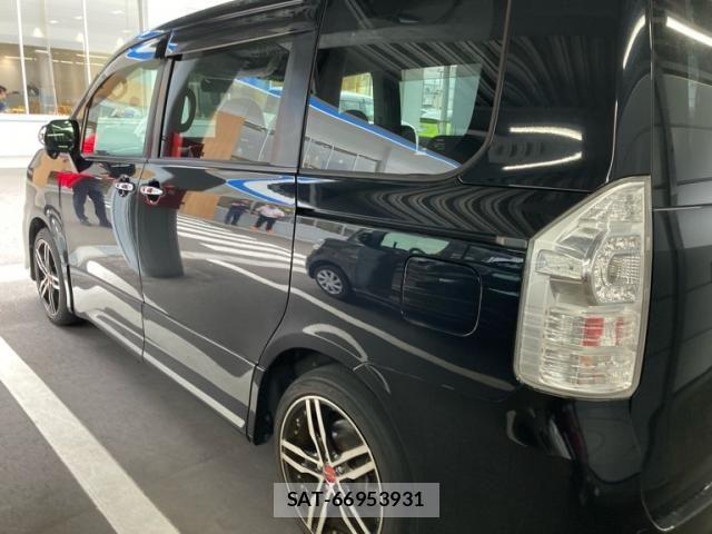 Toyota VOXY 2012-03 8415770-10