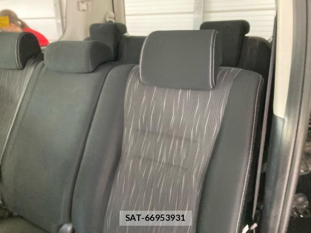 Toyota VOXY 2012-03 8415770-13