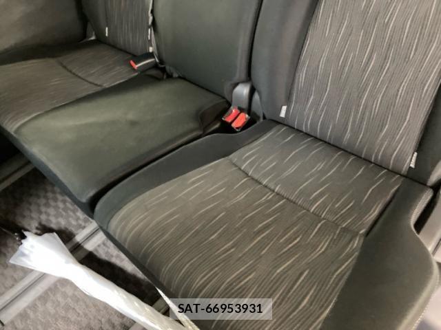 Toyota VOXY 2012-03 8415770-14