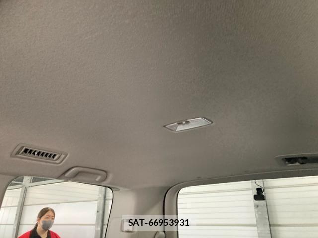 Toyota VOXY 2012-03 8415770-16
